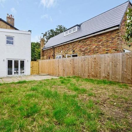 Amazing 3 Bed Interior Designed House With Garden - 114 The Hervey 런던 외부 사진