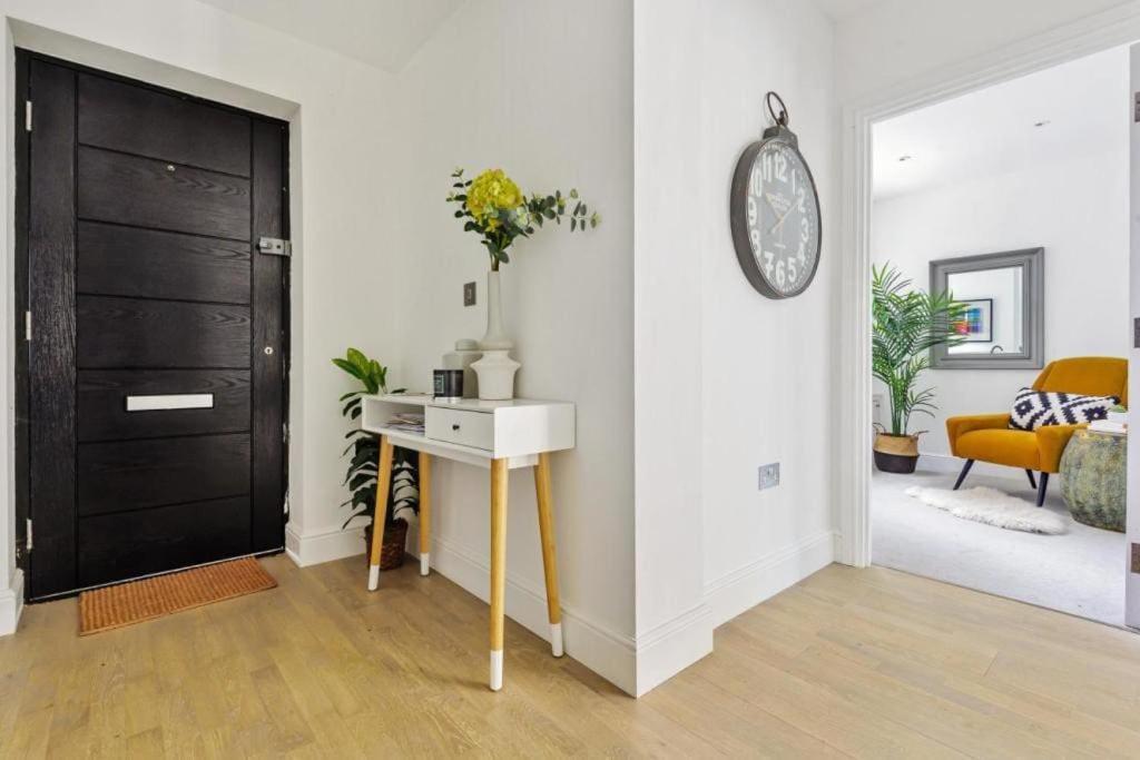 Amazing 3 Bed Interior Designed House With Garden - 114 The Hervey 런던 외부 사진