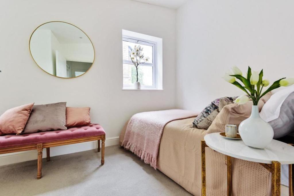 Amazing 3 Bed Interior Designed House With Garden - 114 The Hervey 런던 외부 사진